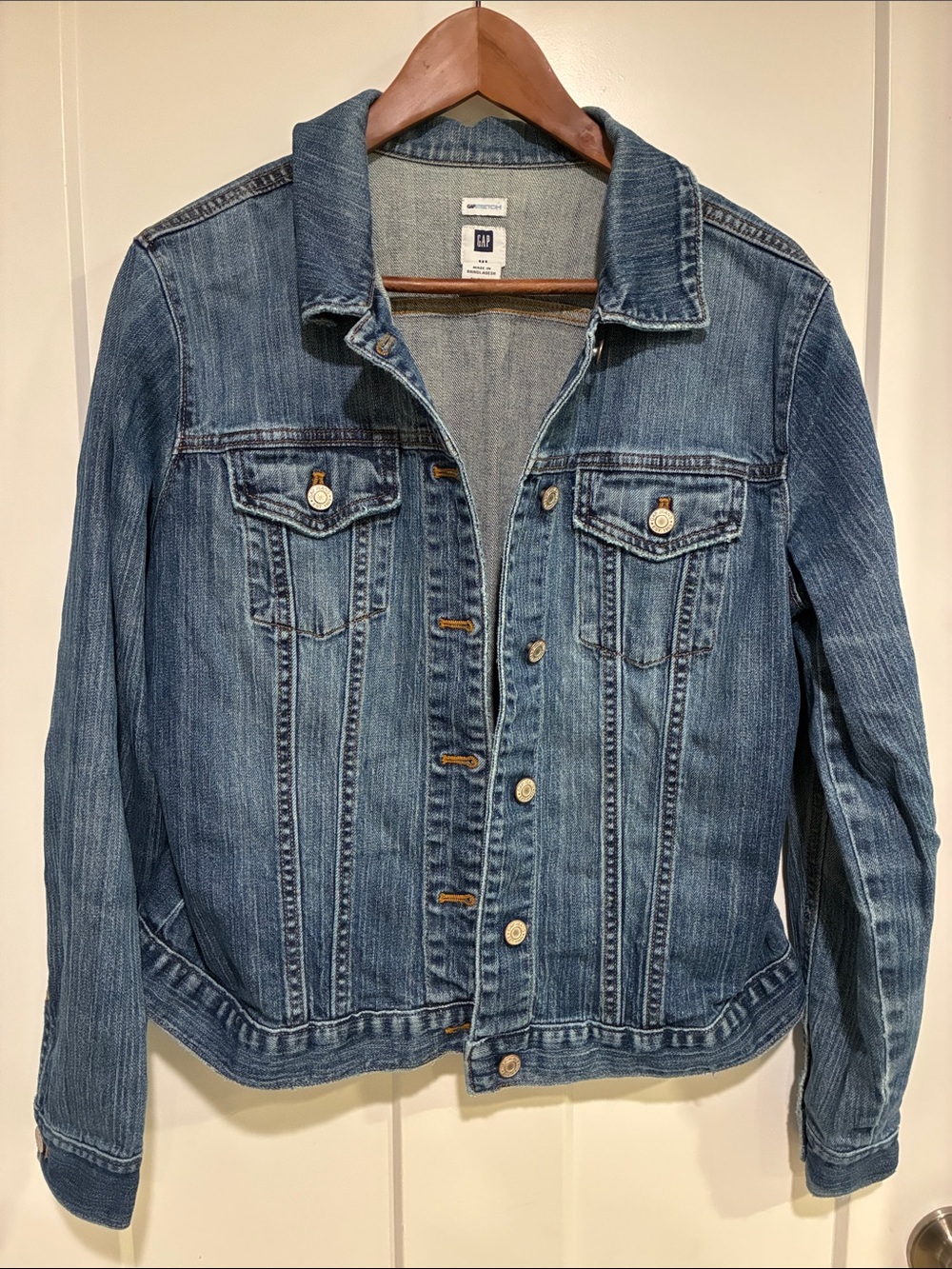 GAP Women's Medium Blue Denim Jacket